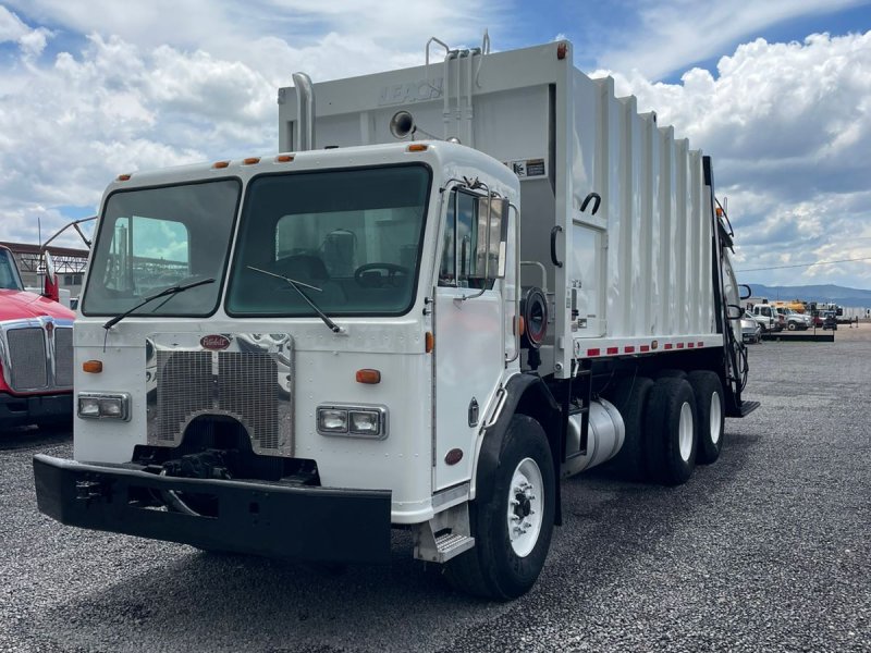 Camion recolector de basura
